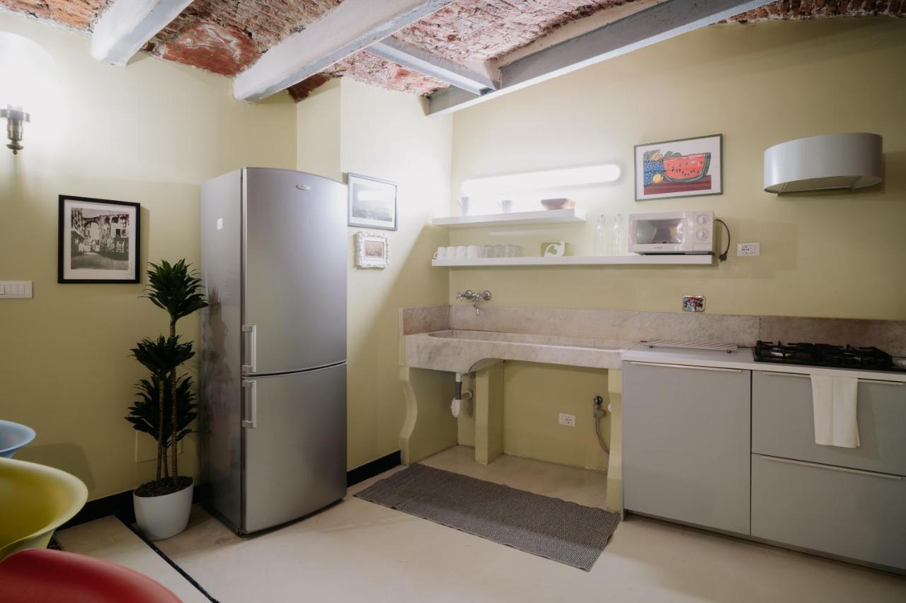 Le Stanze Del Piccadilly Hostel Genoa Exterior photo