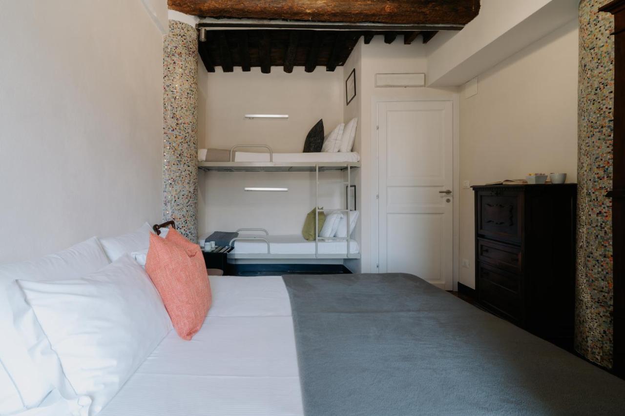 Le Stanze Del Piccadilly Hostel Genoa Exterior photo