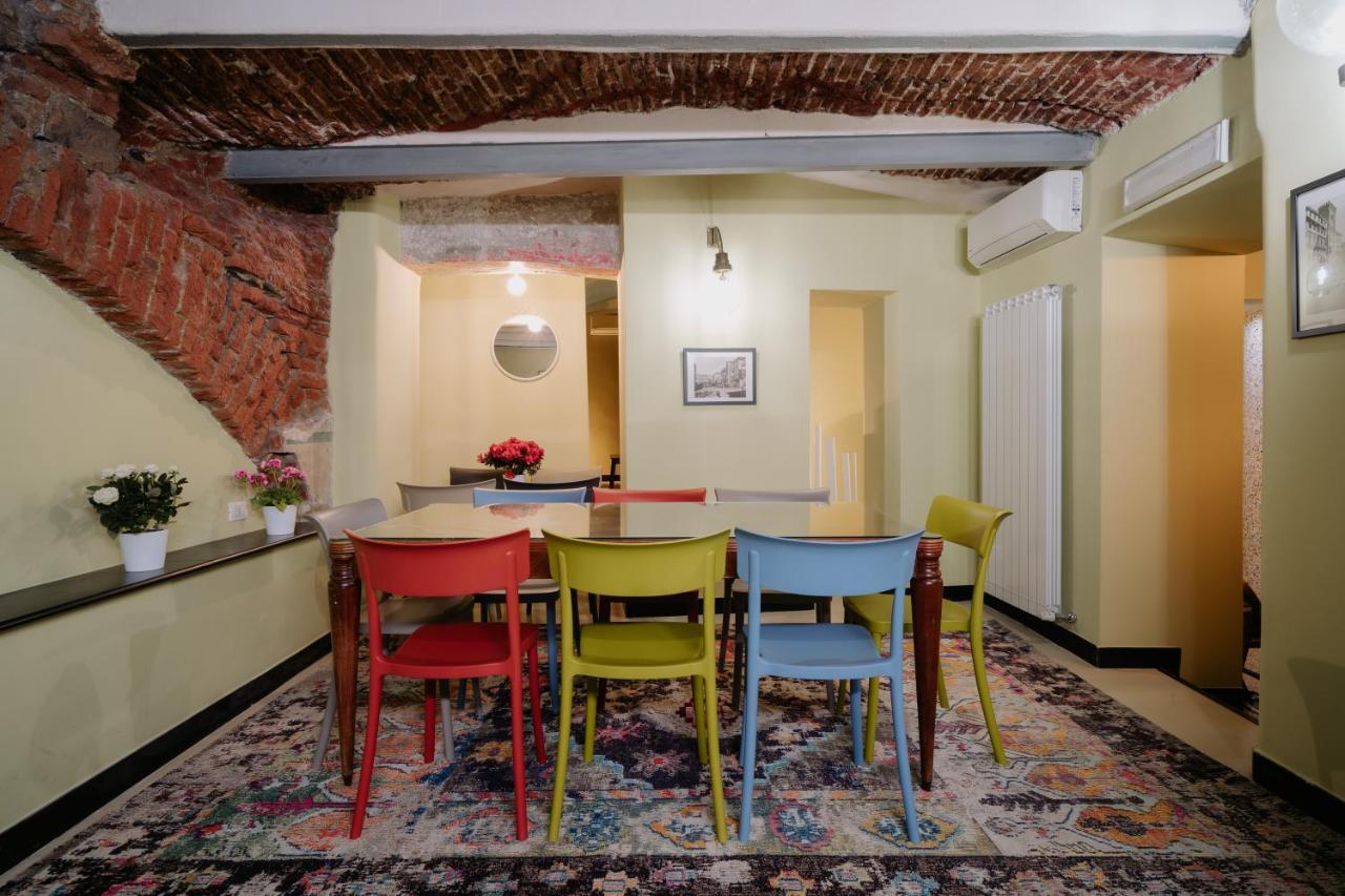 Le Stanze Del Piccadilly Hostel Genoa Exterior photo