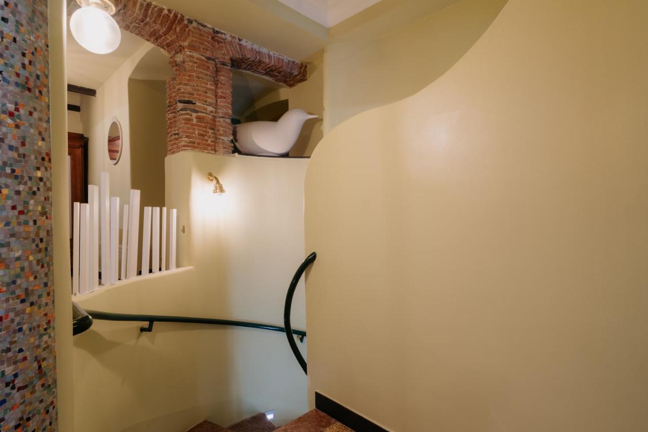 Le Stanze Del Piccadilly Hostel Genoa Exterior photo